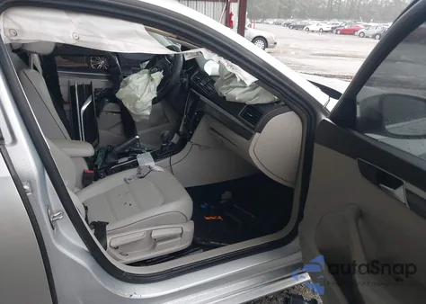 2018 Volkswagen Passat 2.0T Se z USA, uszkodzony, nr VIN 1VWBA7A34JC051067